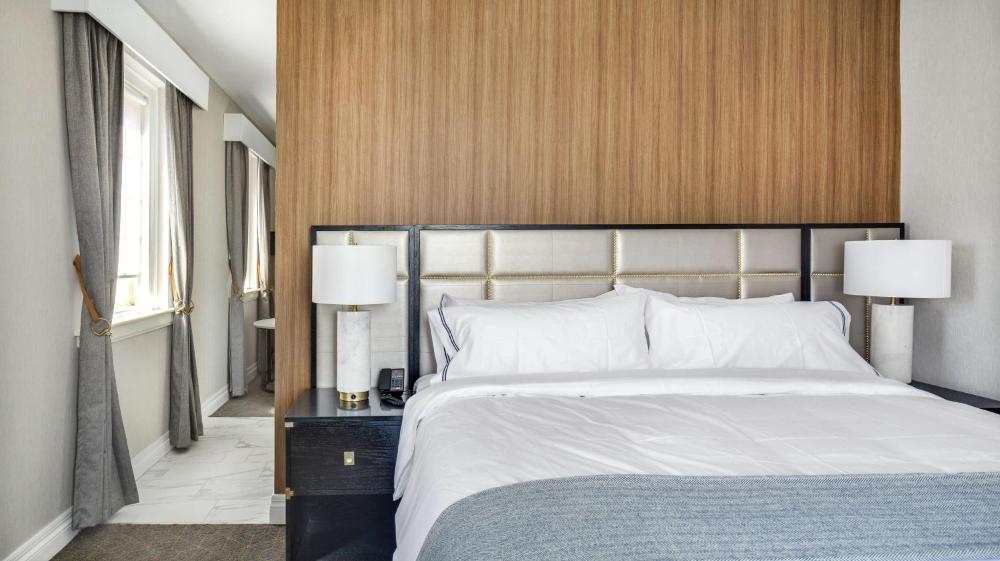 King Room with Rainspa Shower interior